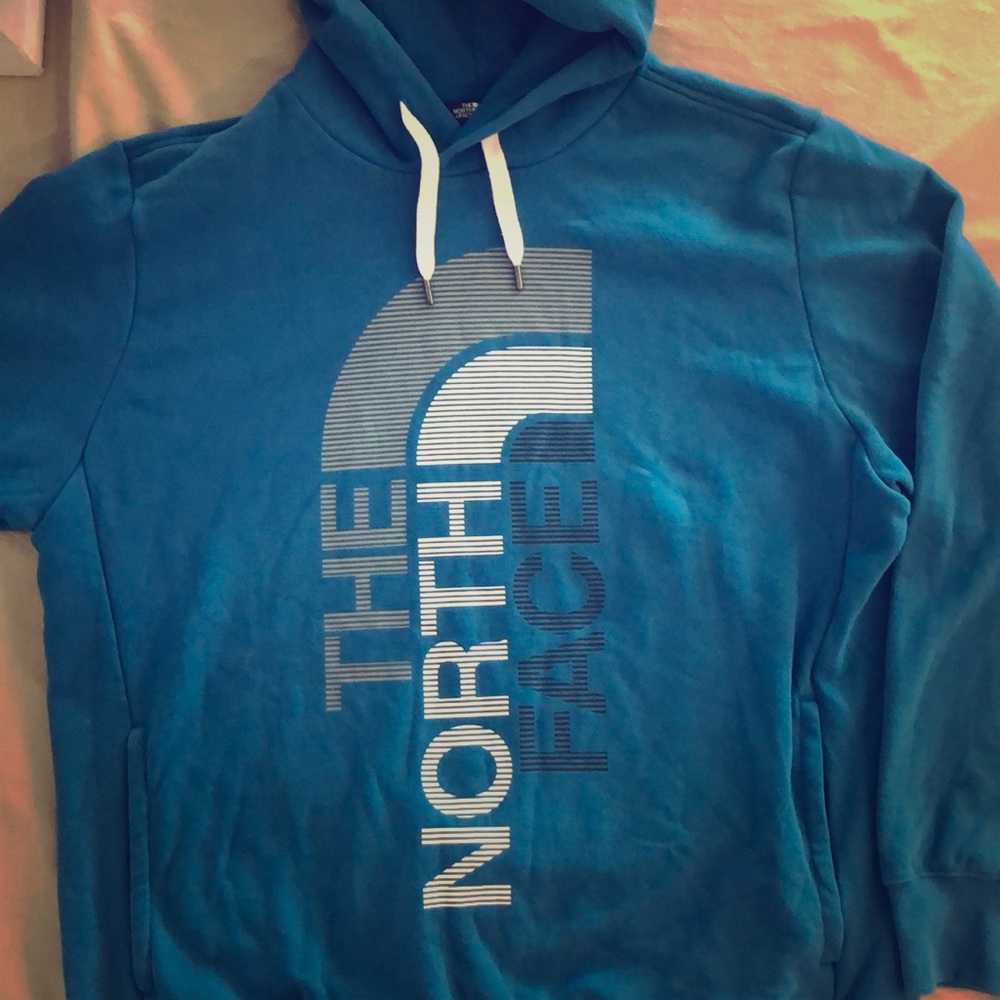 Men’s size XL NWT North Face Hoodie